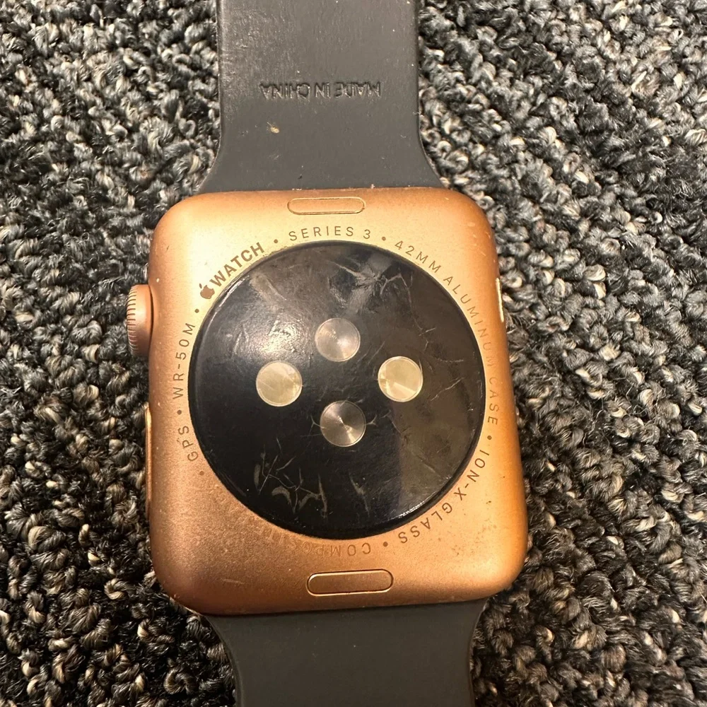 Apple Watch - Picture 2 of 2